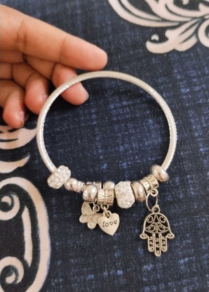 1 Bracelet Three Pendant 3 Chains