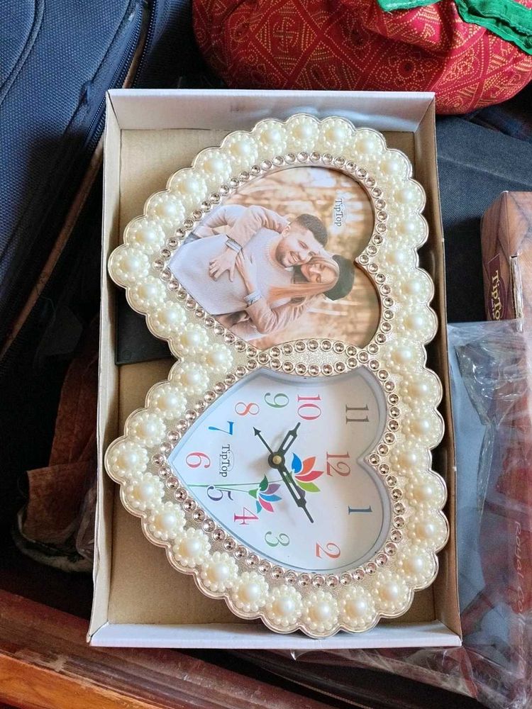 Beautiful Photo Frame With Clock