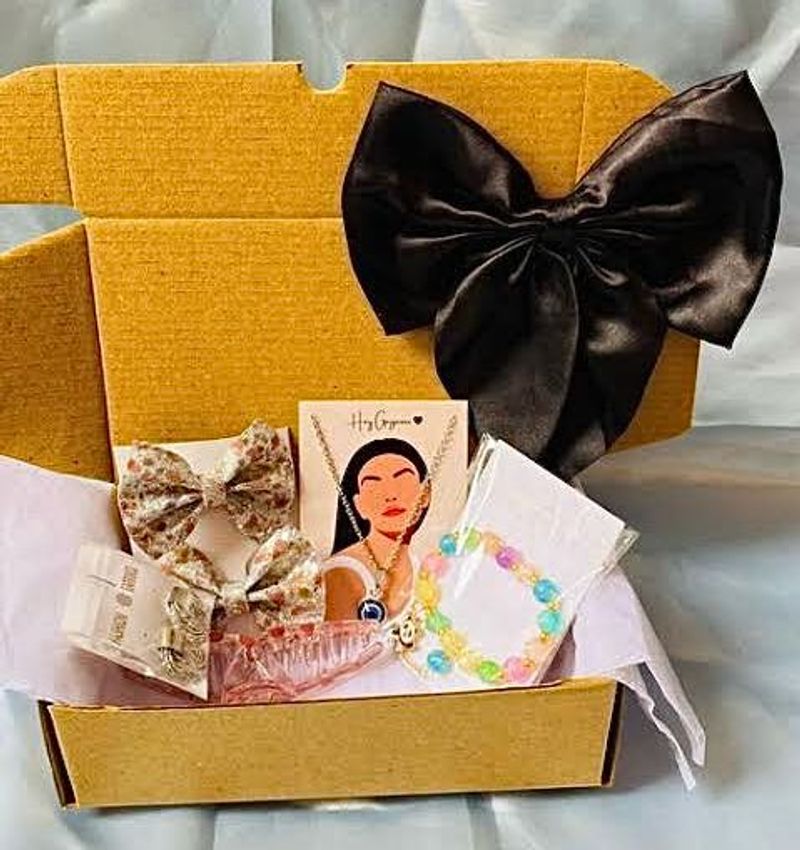 Birthday Hamper For Your Loved Ones🩷