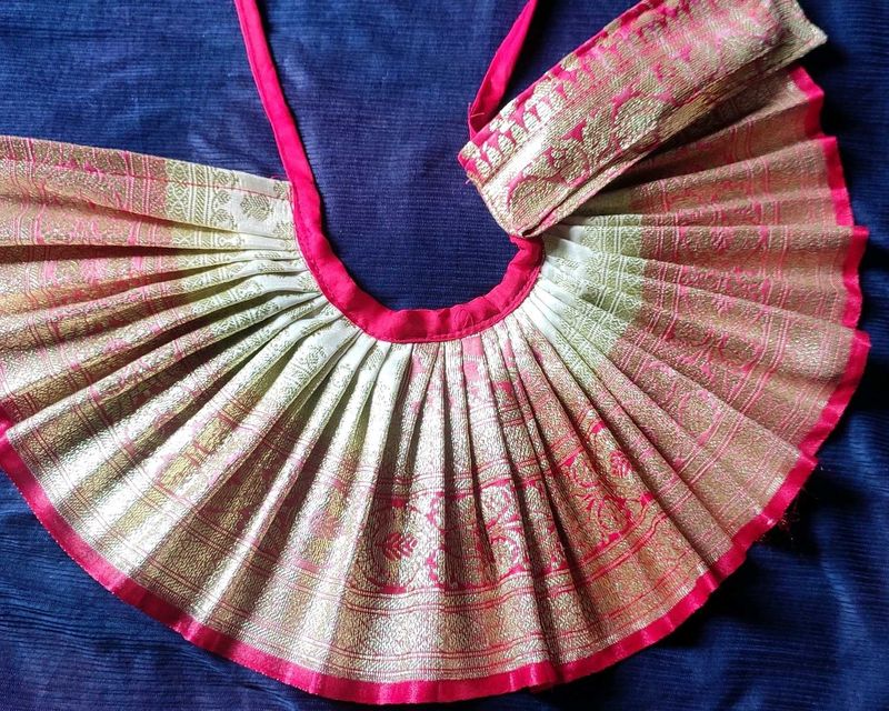Pink &amp; Gold Brocade Radha Rani Lehenga