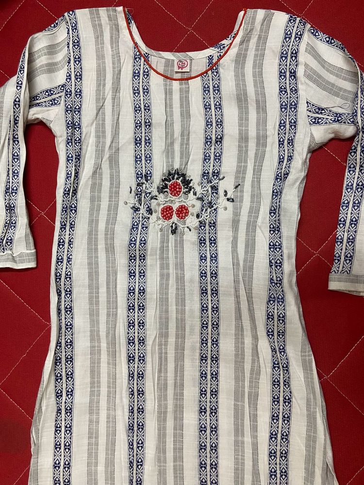 Combo of 5 Stylish Pre-Loved Kurtis – Great Deal!
