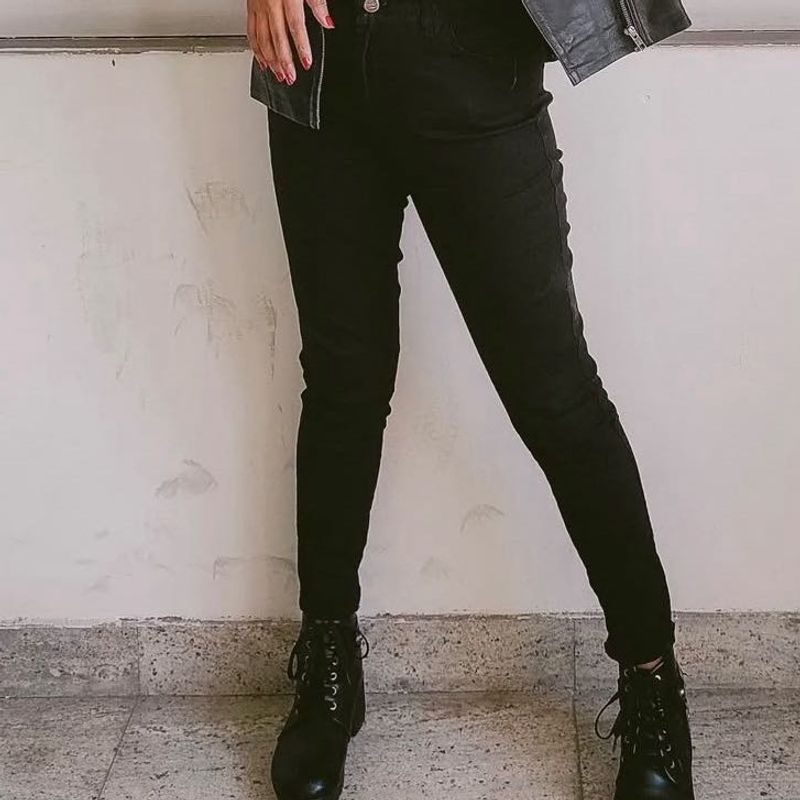 Black Skinny Jeans