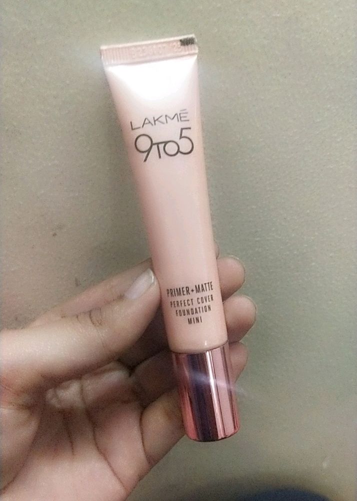 Lakme 9 To 5 (Cool Ivory)