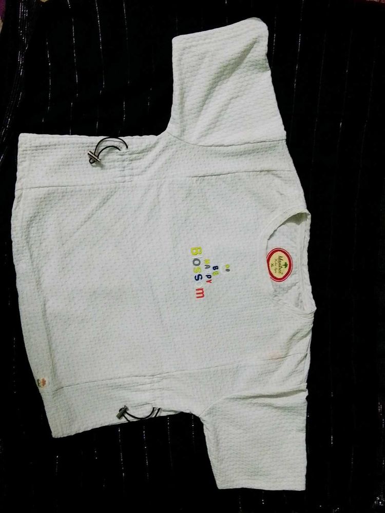 Cute aesthetic tees 🌷