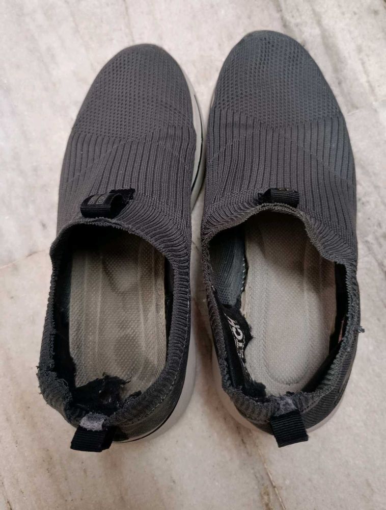 Skechers Grey Knit Slip-on Sneakers