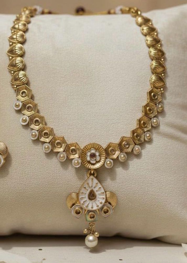 Elegant Gold-Tone Necklace
