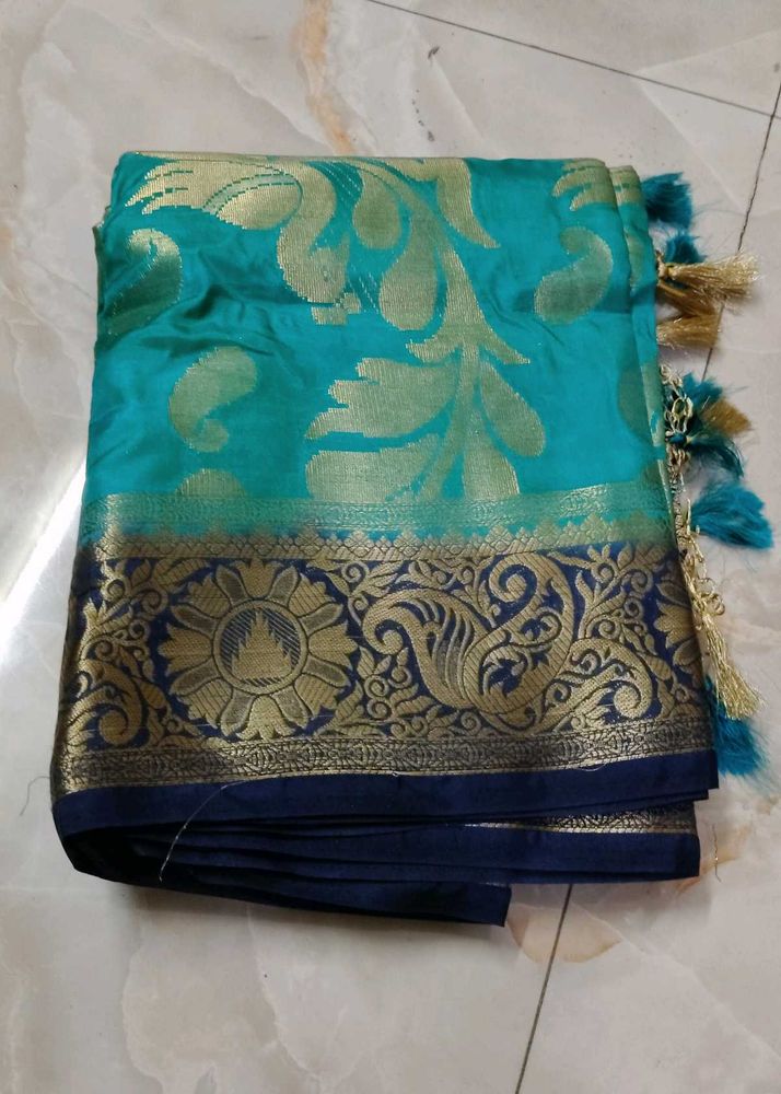 Elegant Teal &amp; Gold Saree