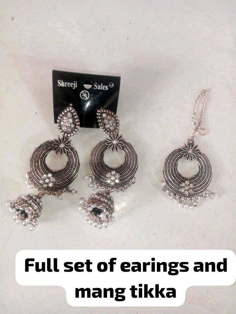 Beautiful And Traditional Earings For Ladies