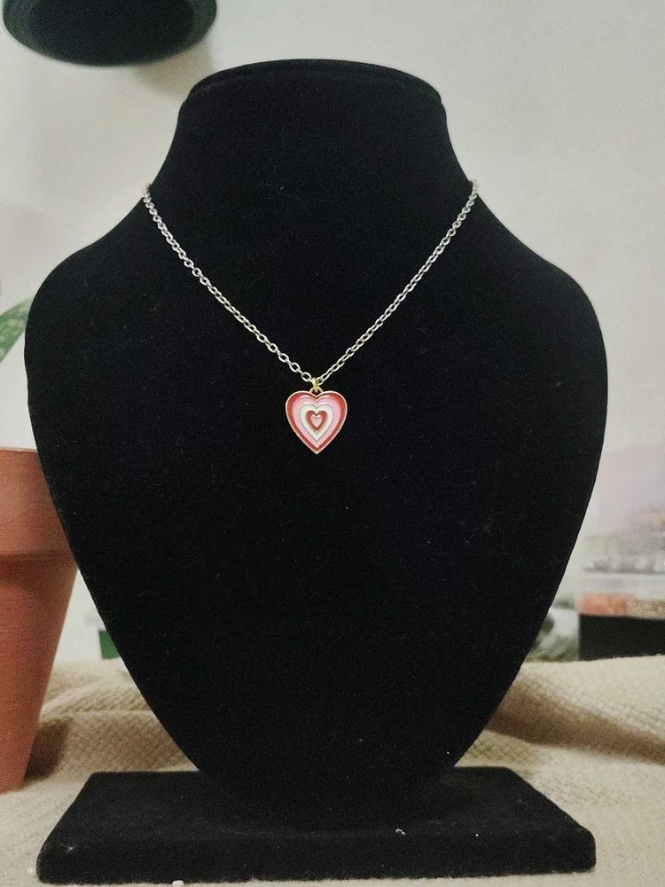 aesthetic heart necklace