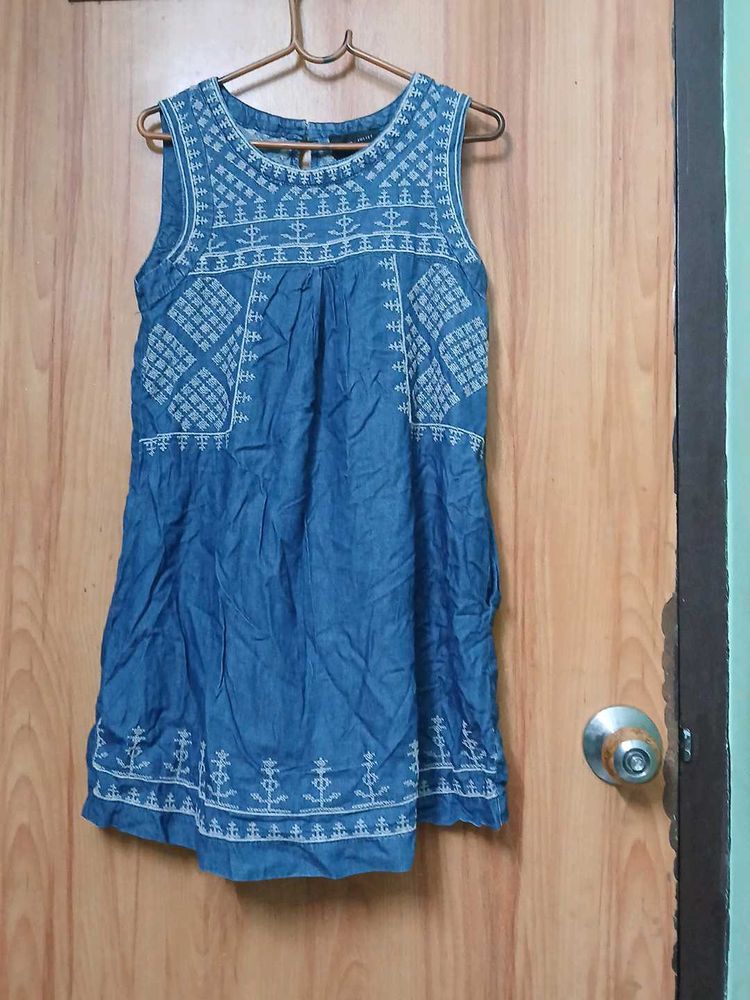 Sleeveless Short Kurti