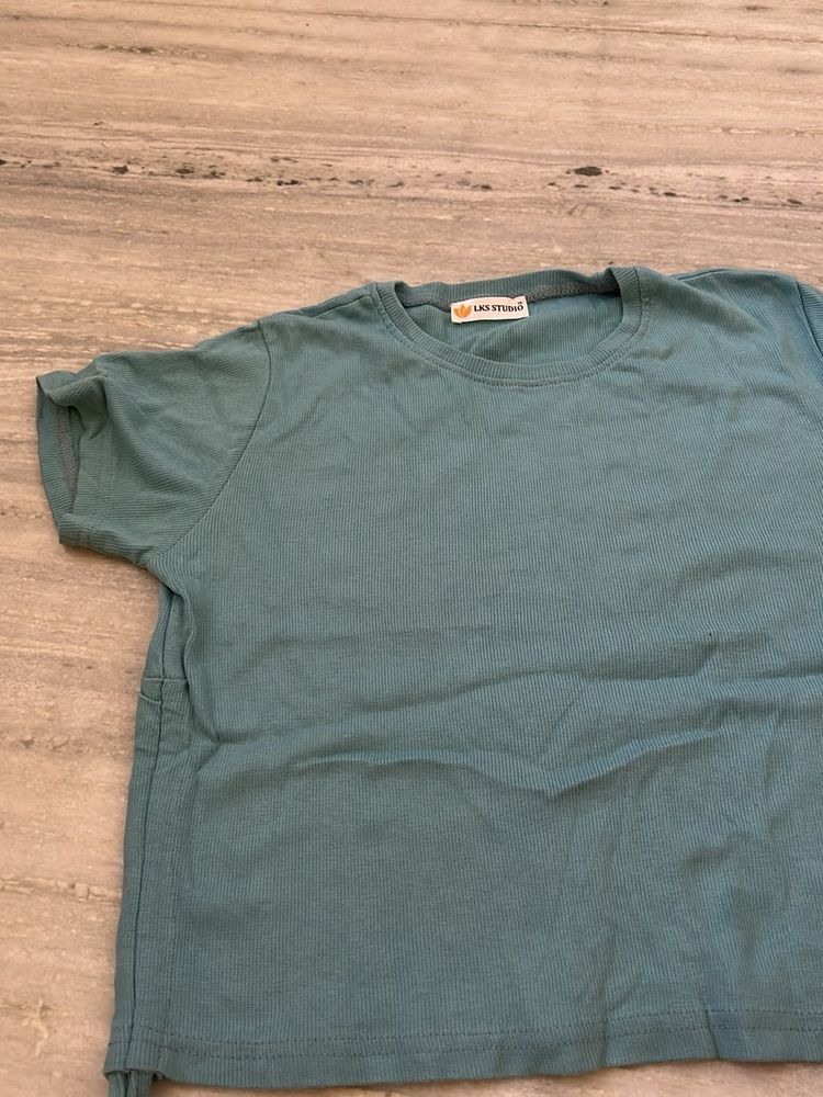 2  t shirt short