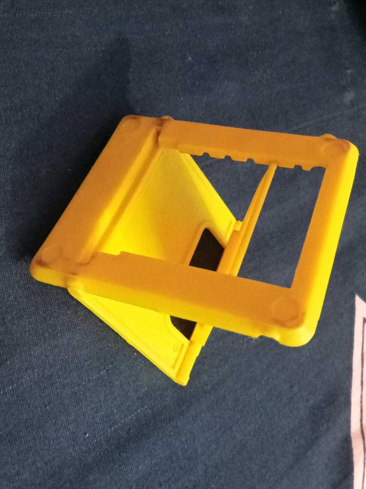 phone stand and Headphone With One Hear Sence