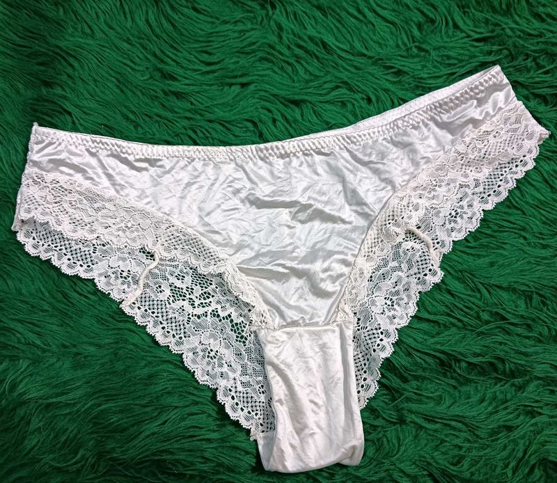 White Lace Trim Panties🖤
