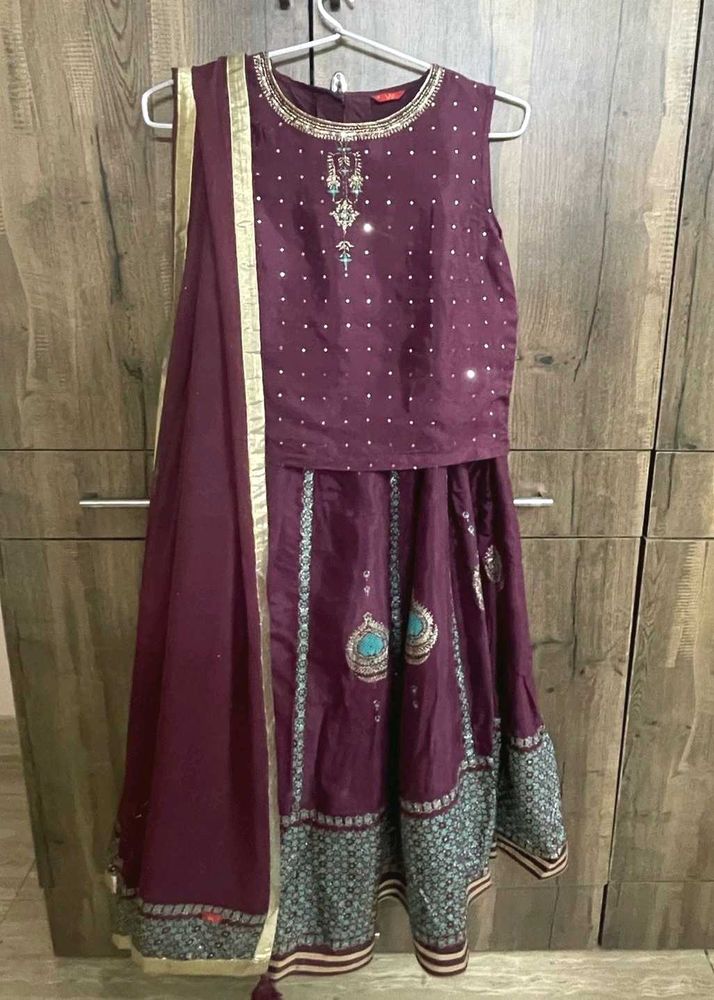W Lehnga Choli Dupatta