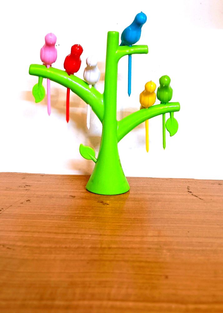 Tree Bird For Eating Fruits
