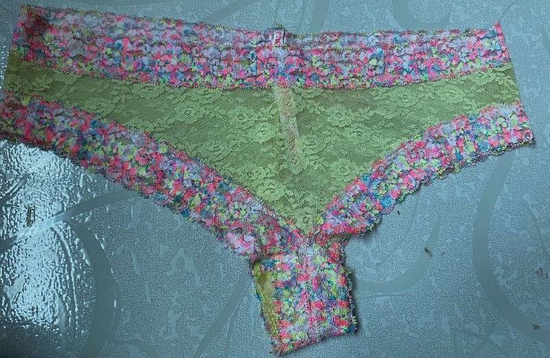 Set of 2 Stylish Women&#39;s Panties -Lace &amp; Polka Dot