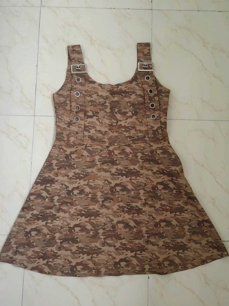 Short Dress With Unique Belts