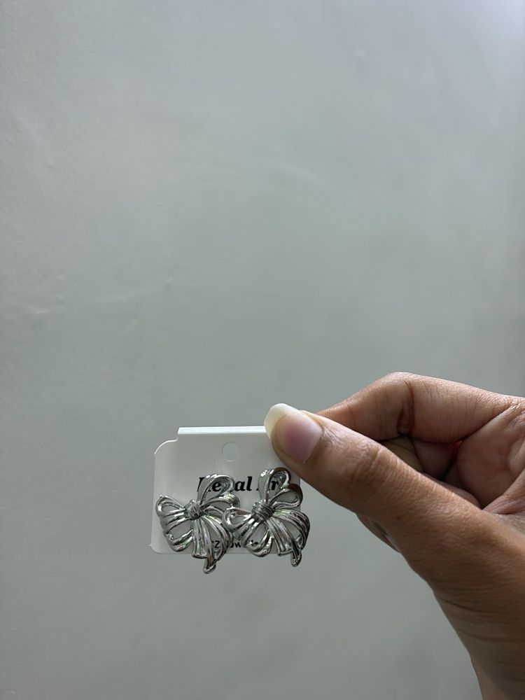 Cute anti tarnish Silver Bow Earrings