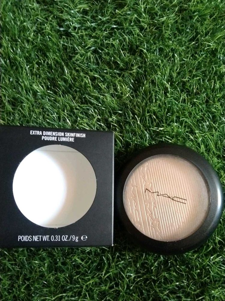 MAC Extra Dimension Skinfinish