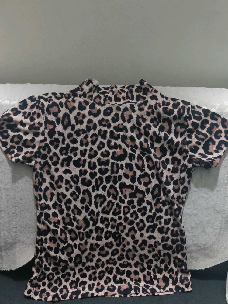 Leopard Print Short Sleeve Top
