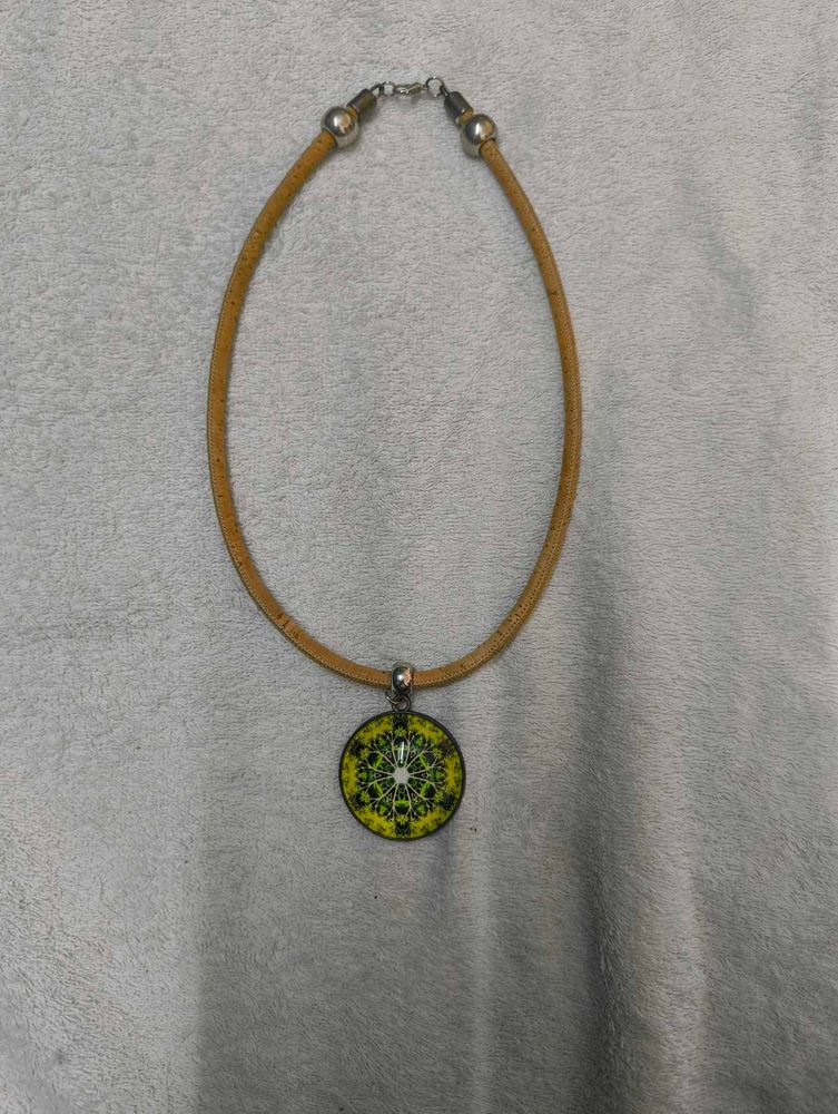 Green Pendant Stylish Neckpiece