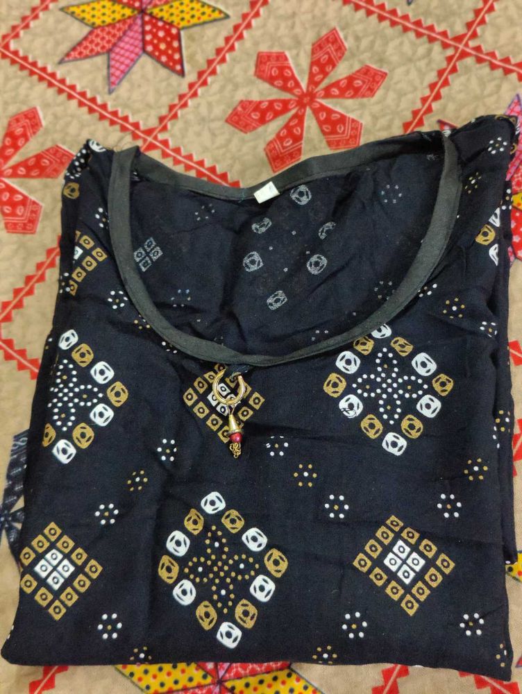 Black &amp; Gold Printed Kurti