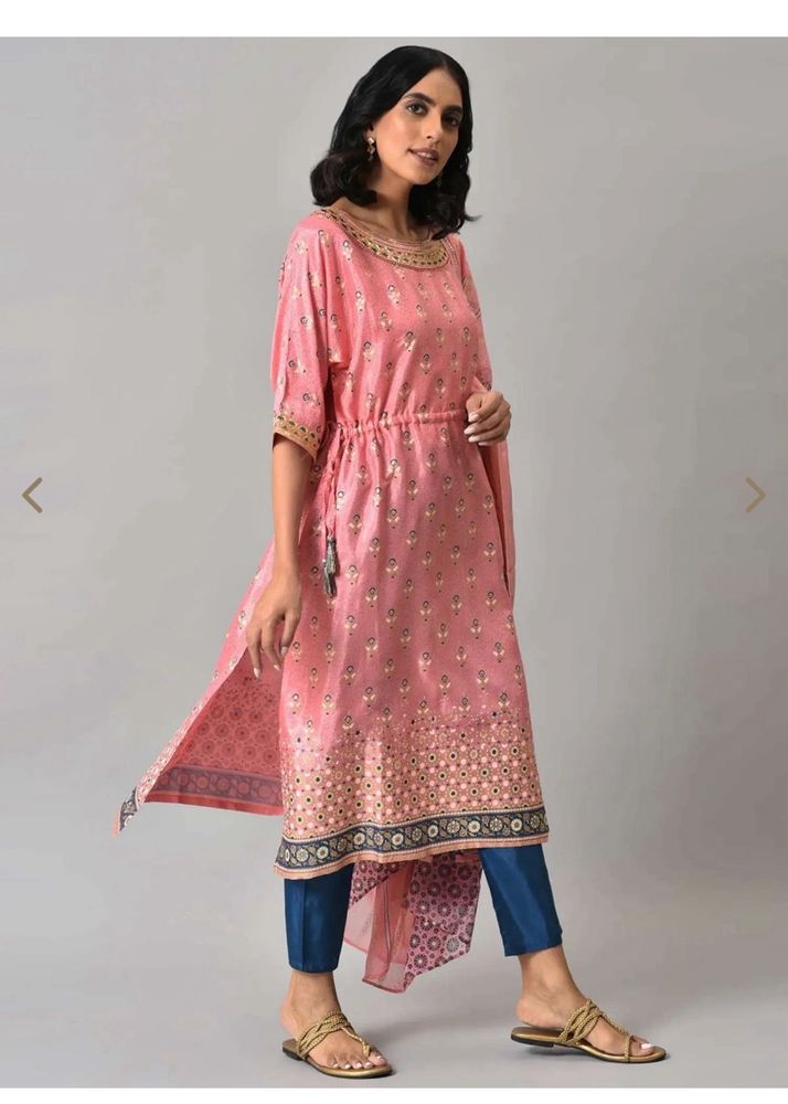 Elegant Pink Kurta with Stylish Design