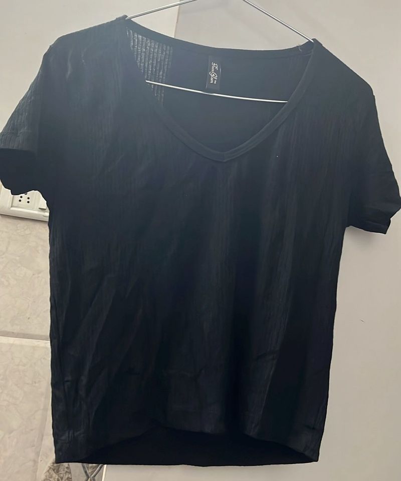 It’s A Black Crop Top For Girls