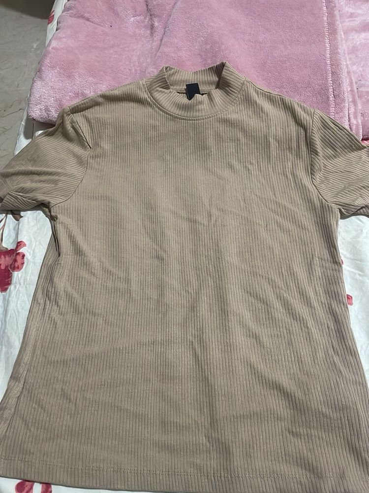 Ribbed Mock Neck Top