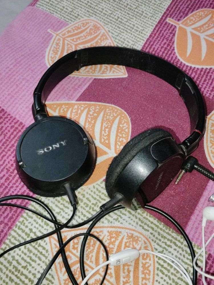 HEADPHONES AND 2 EARBUDS