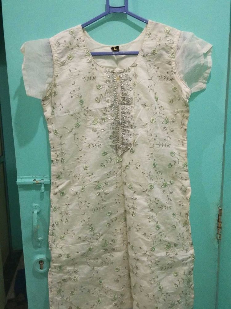 Elegant Embroidered Green Kurti Set