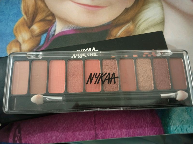 Nykaa , Beachside Peach Eyeshadow Palette