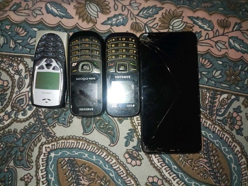 Vintage &amp; Modern Phones - Parts or Repair