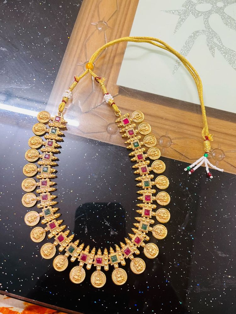 Elegant Gold-Tone Necklace