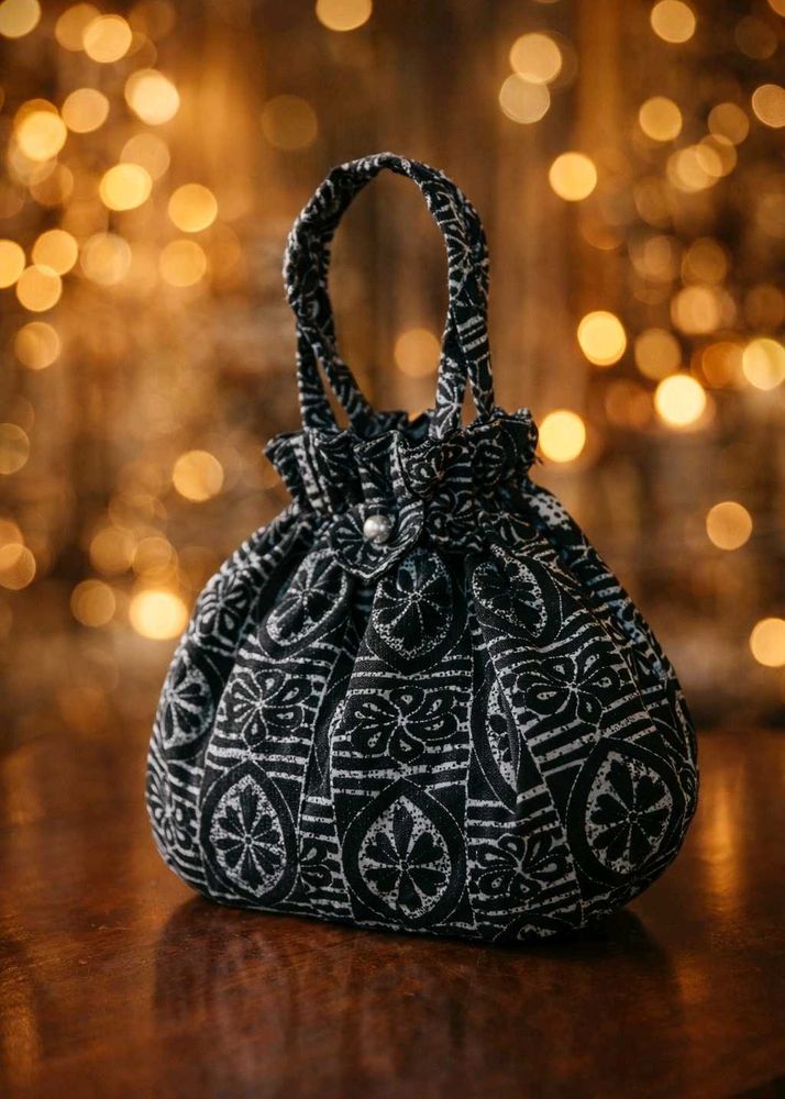 Patterned Handbag🖤