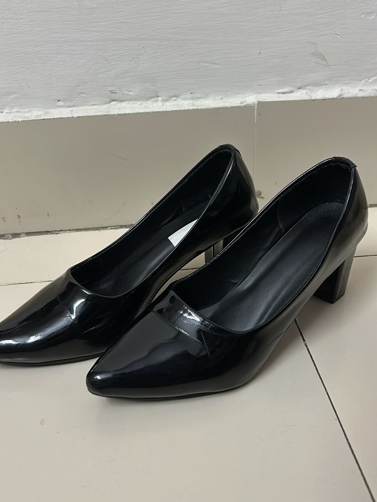 black block heel pumps - UK 7