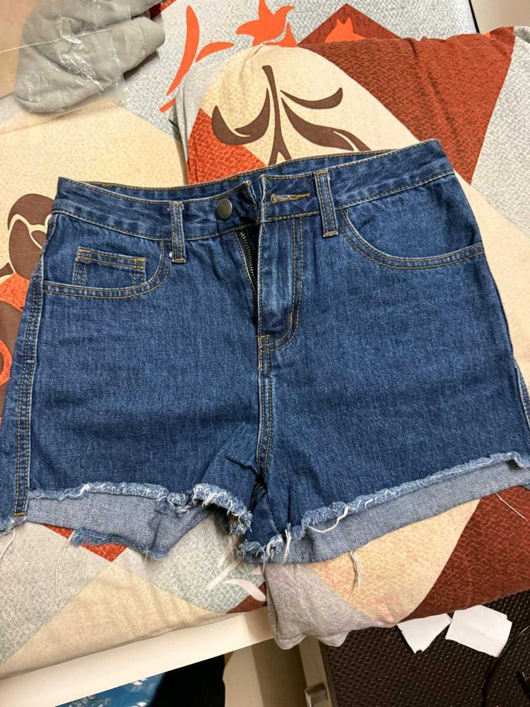 Frayed Hem Denim Shorts