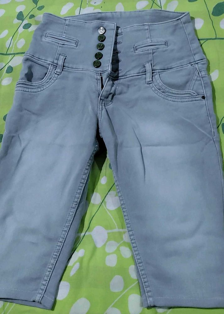Denim Capri with FREE GIFT