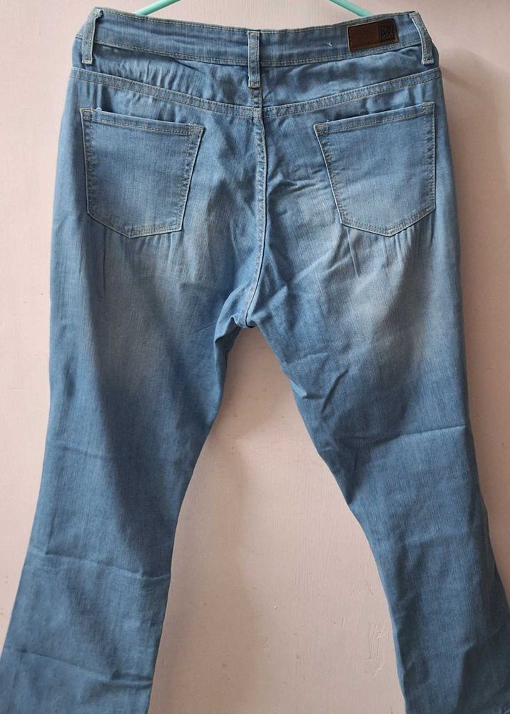 Mid-Rise Flared, Stretch DNMX jeans