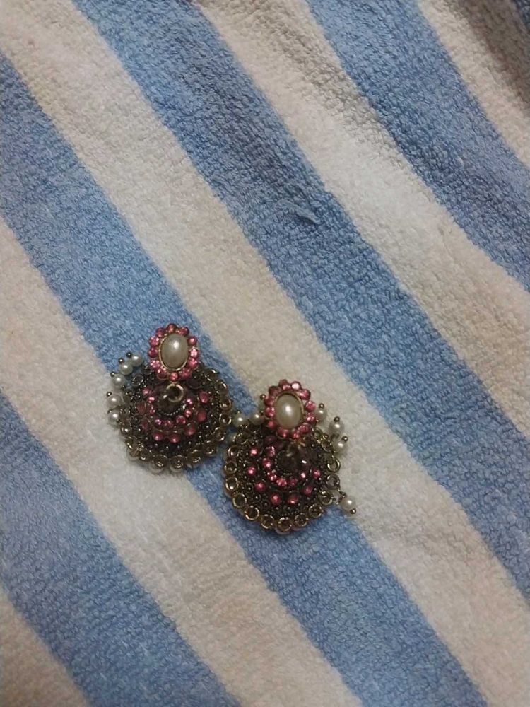 Stud Earrings(3)
