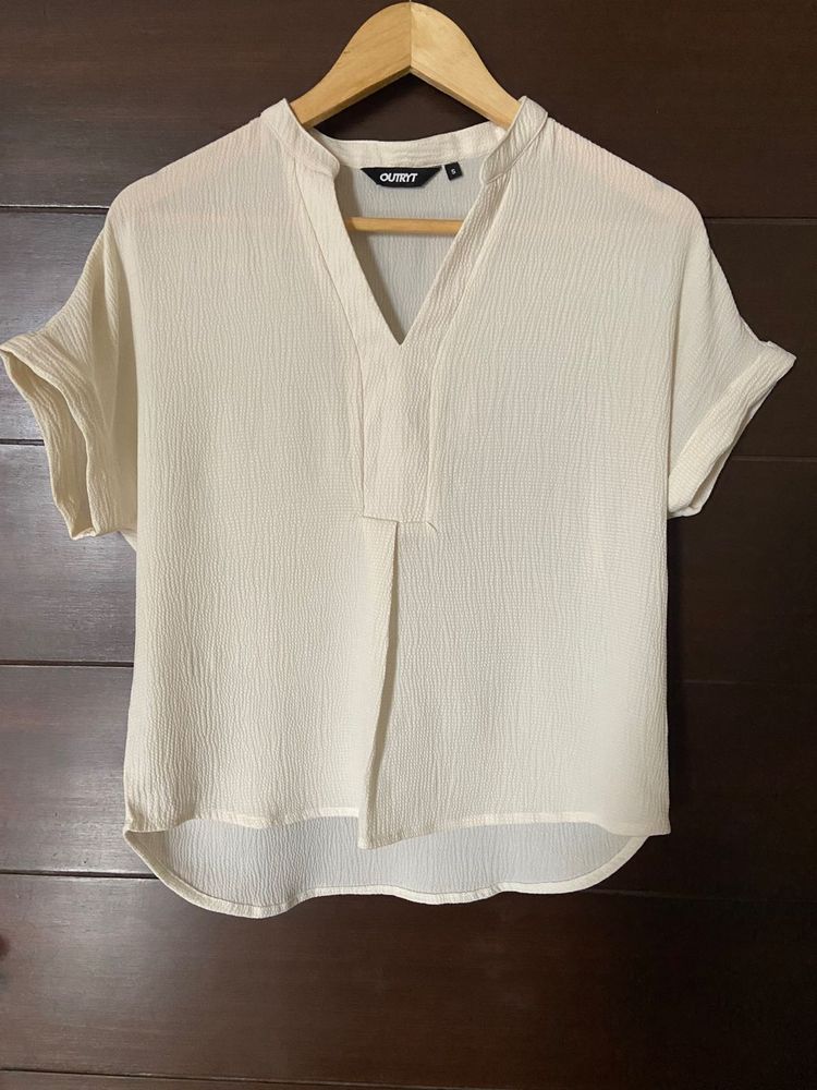 Cream V-Neck Short Sleeve Top (S)