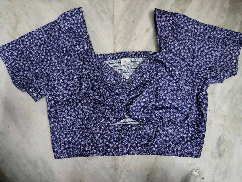 BRAND NEW SSS Crop Top