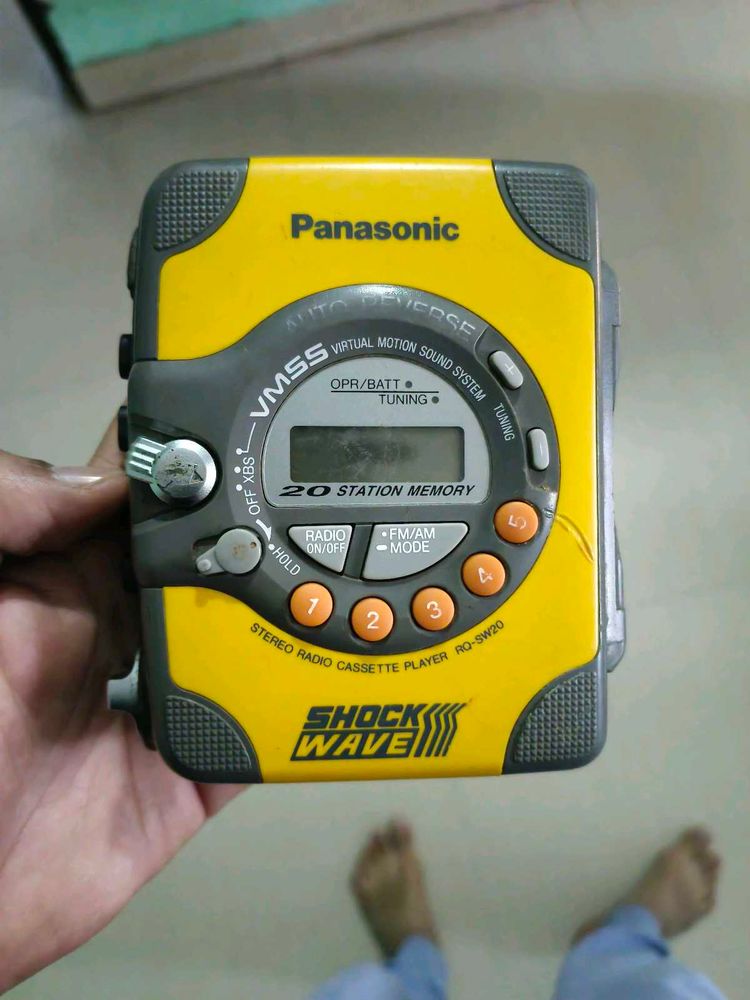 Vintage Panasonic Shockwave Radio -able to turn On