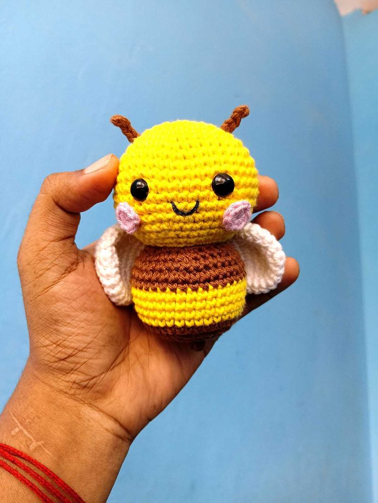 Crochet Bumble Bee Plushie