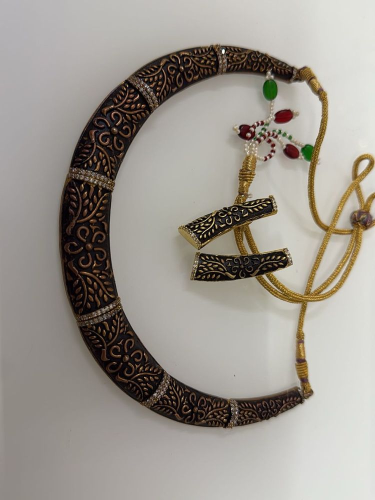 Elegant Gold-Tone Necklace