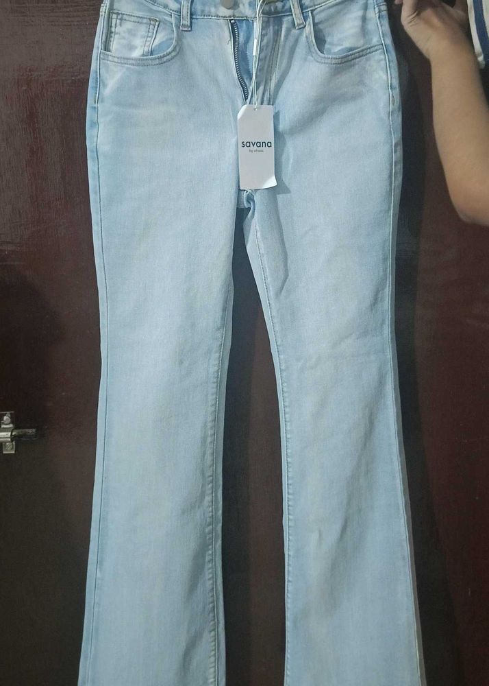 Savana Flare Jeans - Light Wash Denim