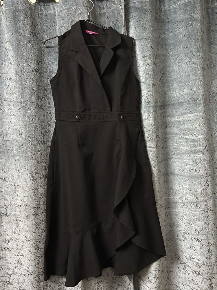 Chic Black Sleeveless Dress