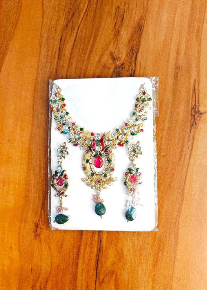 Brand New Artificial Stone Studded Jewellery Set.