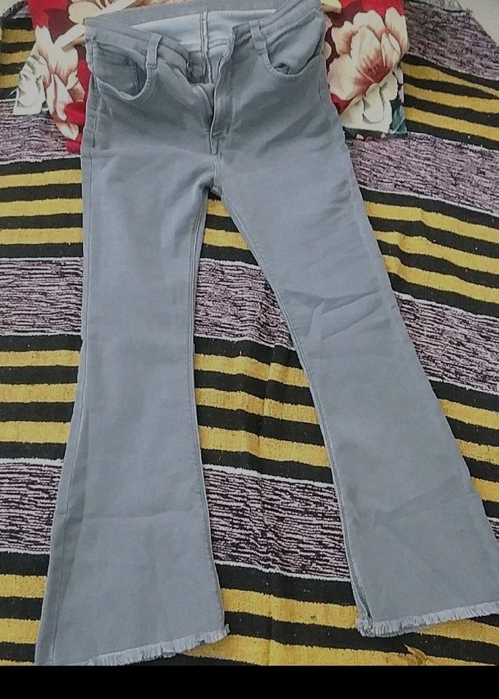 HIGH-WAIST SKINNY FLARED JEANS