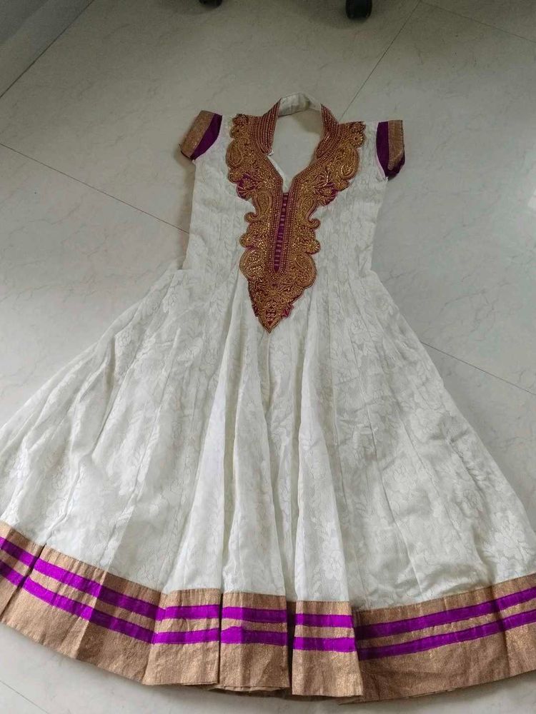 Elegant White &amp; Gold Anarkali Kurta